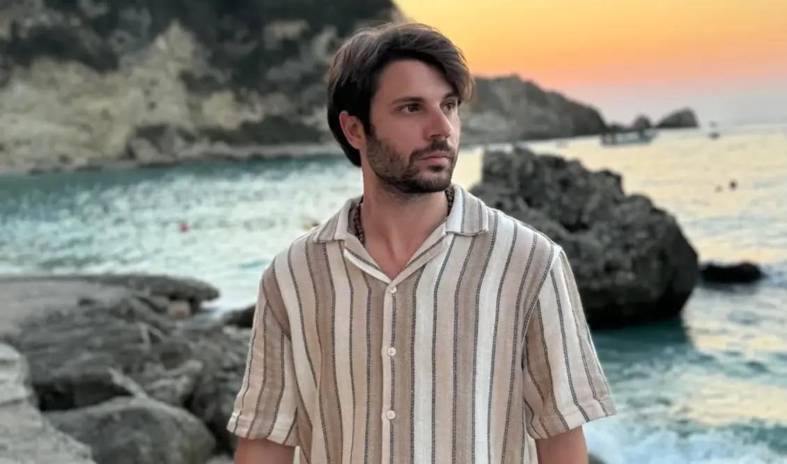 Σοκ για τον Μανωλάκη από το "Καφέ της Χαράς"