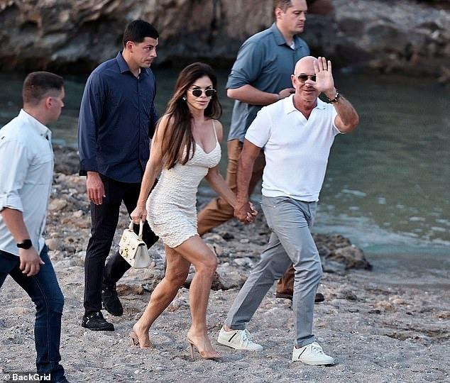 Λόρεν Σάντσεζ: Στα βράχια της Ίμπιζα με 12ποντα