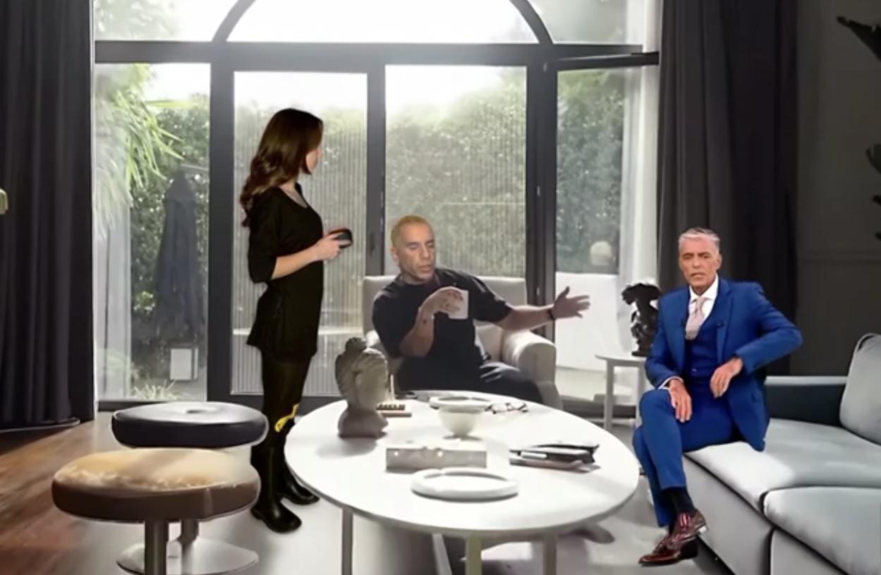 H... επίσκεψη του Νίκου Ευαγγελάτου στο σπίτι του Γιώργου Μαζωνάκη!