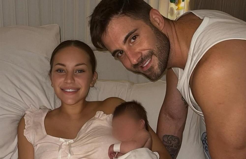 Ανδρομάχη & Γιώργος Λιβάνης: Αυτό είναι το προσκλητήριο του γάμου τους και της βάφτισης του γιου τους