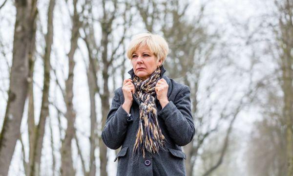 Όταν η ψυχή βαραίνει: Η ψυχολογική κατάρρευση που φέρνει ο Χειμώνας