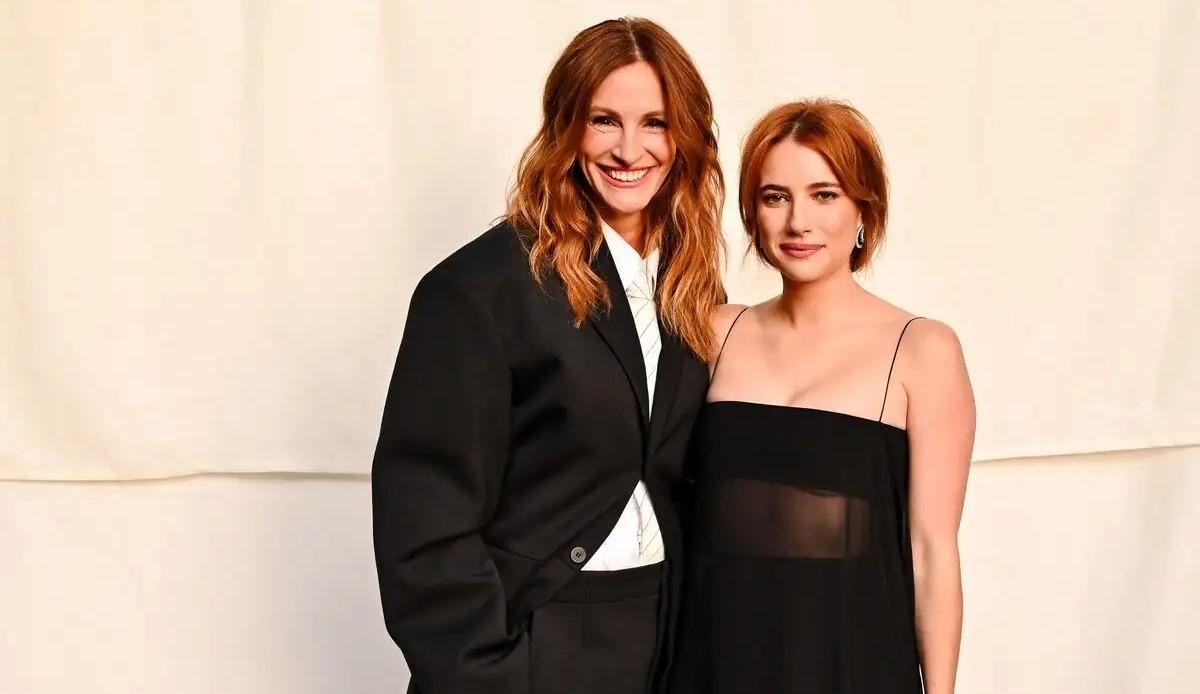 Αγκαλιά στο κόκκινο χαλί: Τζούλια και Έμμα Ρόμπερτς σαν δίδυμες