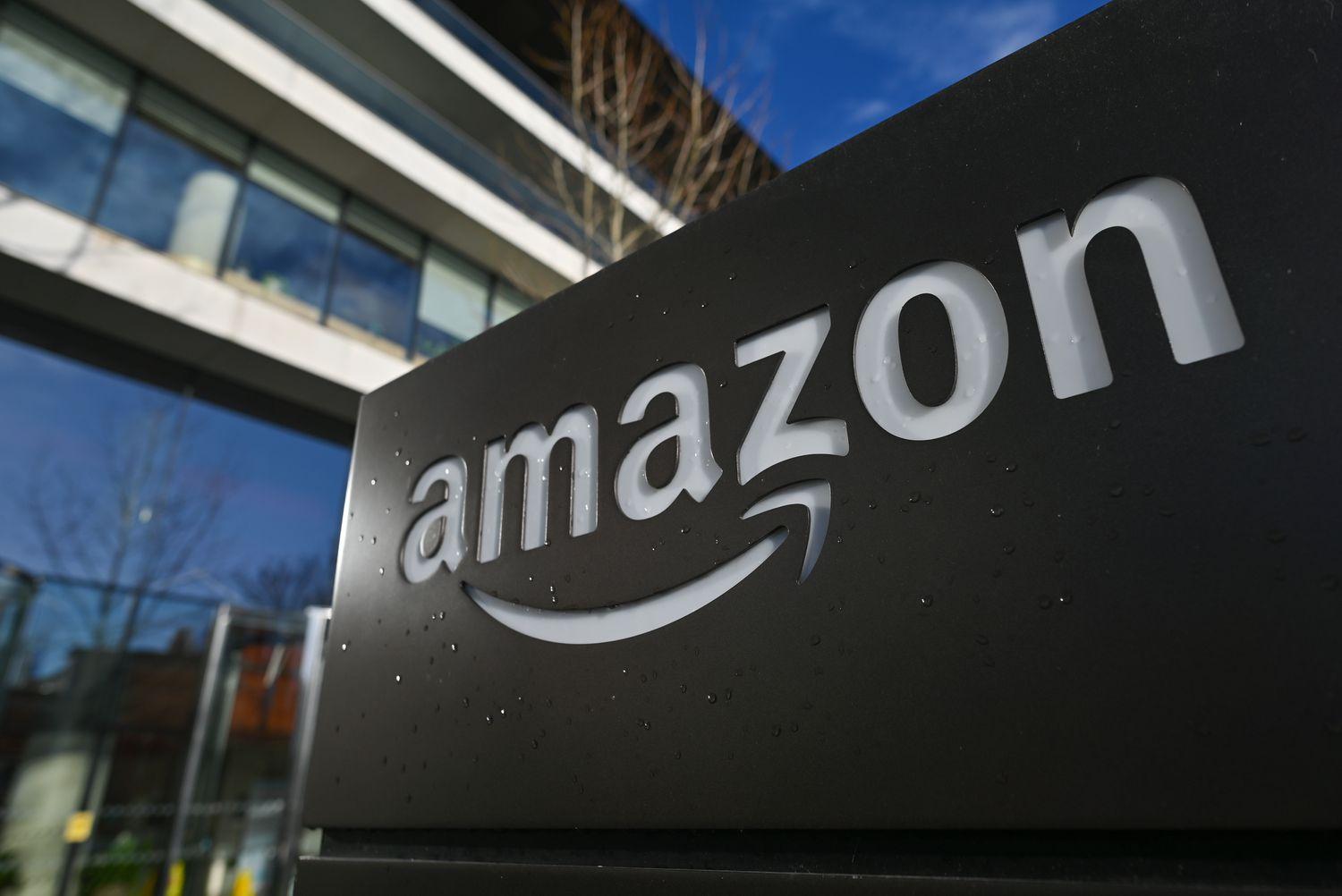 Amazon: Τρομερό κύμα απολύσεων, στροφή στα ρομπότ