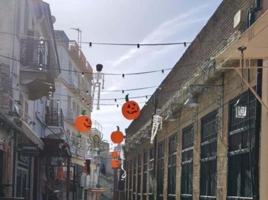 Το Halloween πιάνει… ρίζες στην Πάτρα – Σκελετοί και μάγισσες