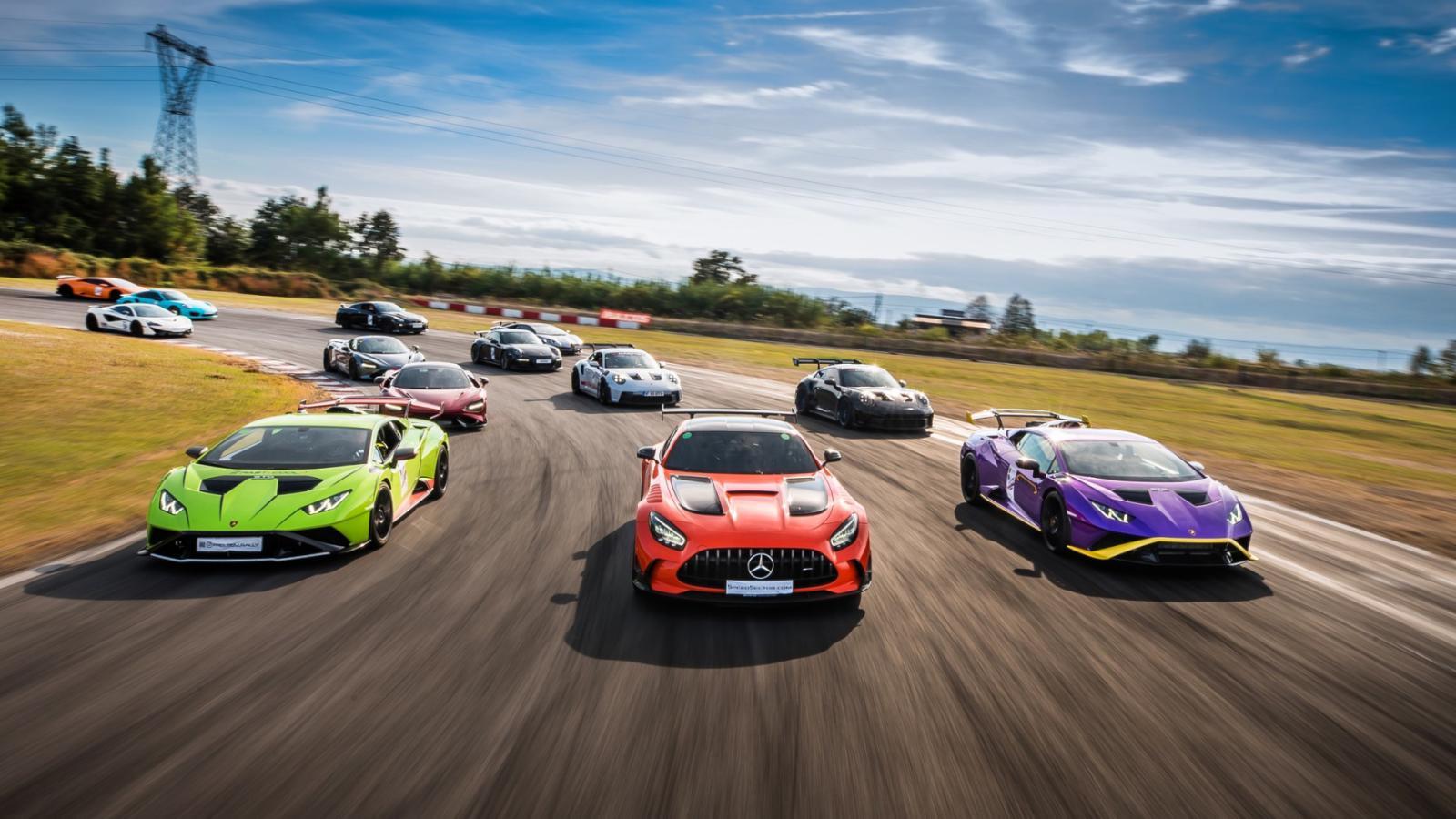 Το Ζάππειο γεμίζει supercars -45 υπεραυτοκίνητα δίνουν ραντεβού στο κέντρο της Αθήνας. Δεκάδες εμβληματικά μοντέλα με φόντο την Ακρόπολη