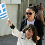 Παρέδωσε μάθημα ζωής και παρέλασε η μικρή Αλεξία που είχε τραυματιστεί από αδέσποτη σφαίρα