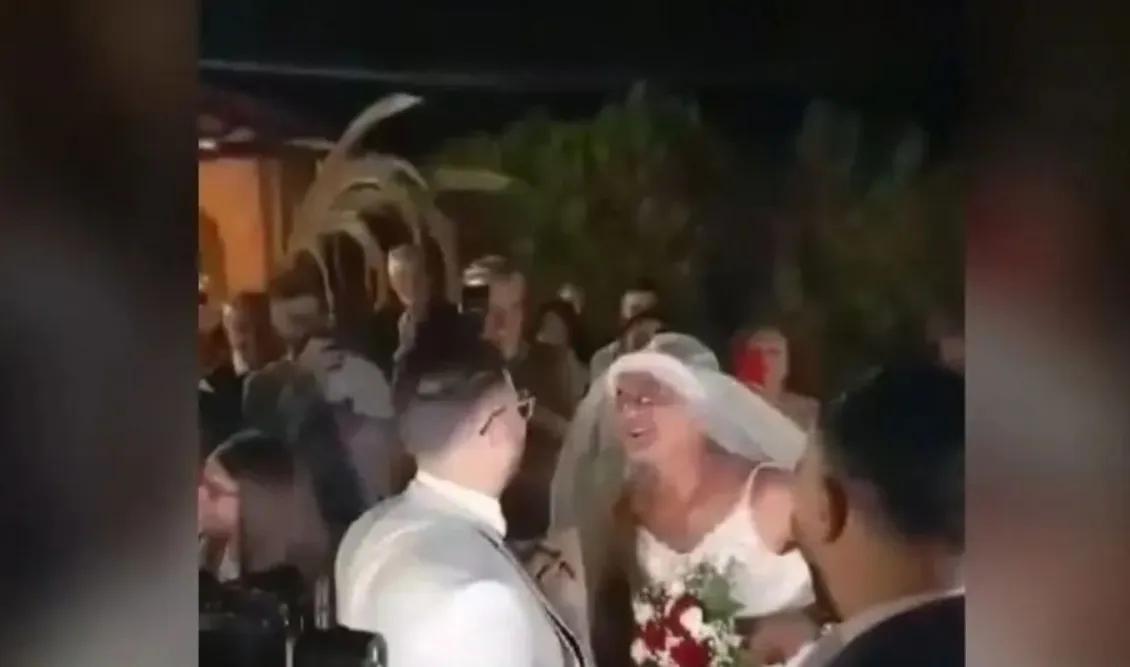 Ηράκλειο: Σοκ για γαμπρό στις Μαλάδες - Είδε τον πεθερό του ντυμένο... νύφη. Ο γαμπρός πάγωσε όταν είδε τον μελλοντικό του πατέρα ντυμένο στα λευκά