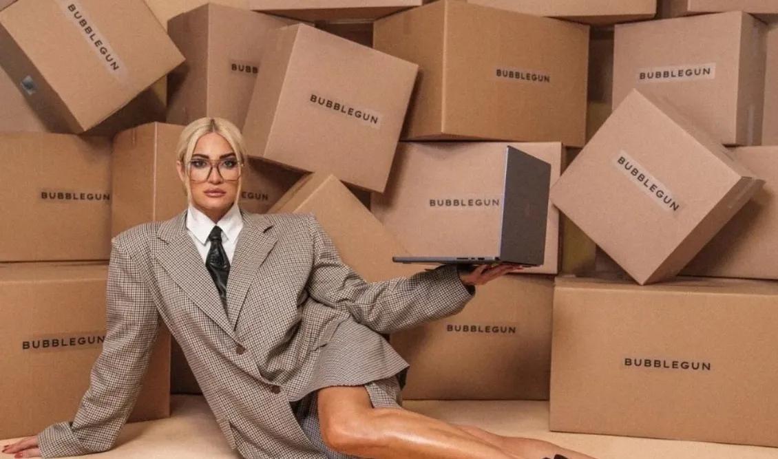 Ιωάννα Τούνη: Τα ρούχα που μας προτείνει το thefashionbible.gr να αγοράσουμε από το e-shop της