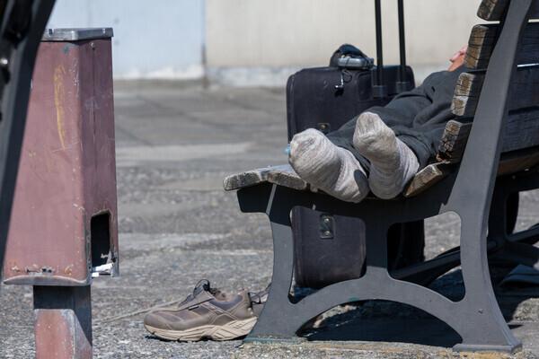 Ιαπωνία: Θερμαινόμενα παγκάκια για τους άστεγους