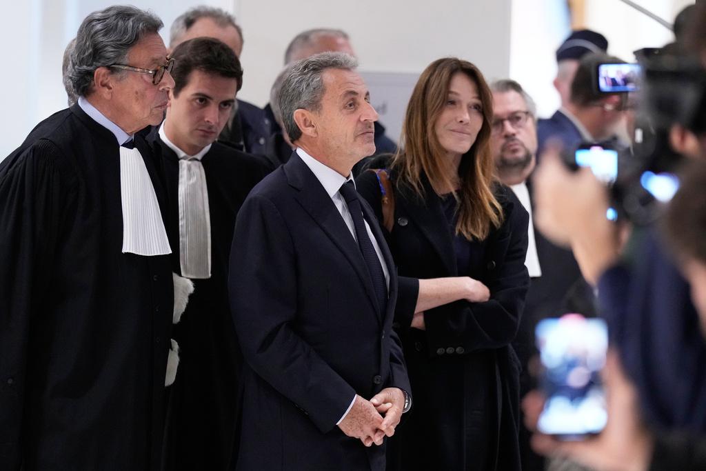 Η αγωνία της Κάρλα Μπρούνι. «Μονάκριβε μου Νικολά»