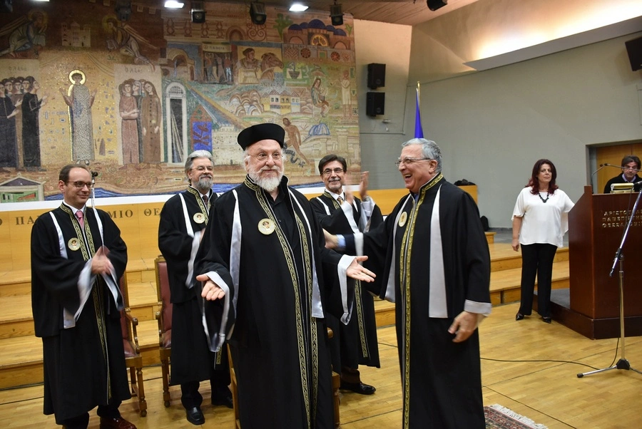 Η «Μουσική των λέξεων»: Όταν το ΑΠΘ τίμησε τον Διονύση Σαββόπουλο