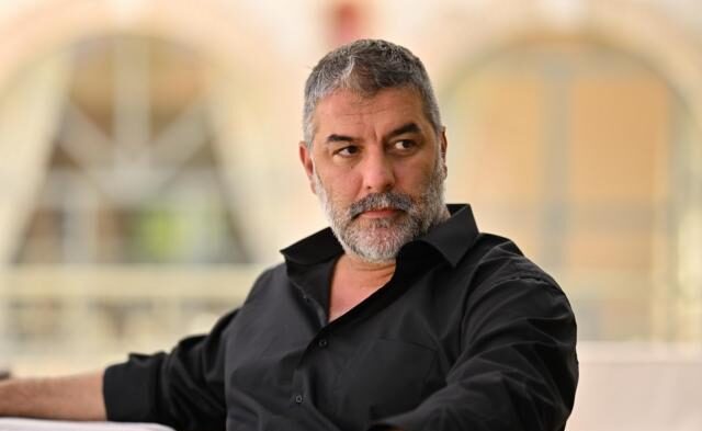 Βασίλης Μπισμπίκης: “Αδέσποτος στην Αθήνα, ουσίες και σκληρή αλητεία”