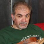 Δημήτρης Σταρόβας: Δεν μπορώ να παίξω κιθάρα και να τραγουδήσω ταυτόχρονα