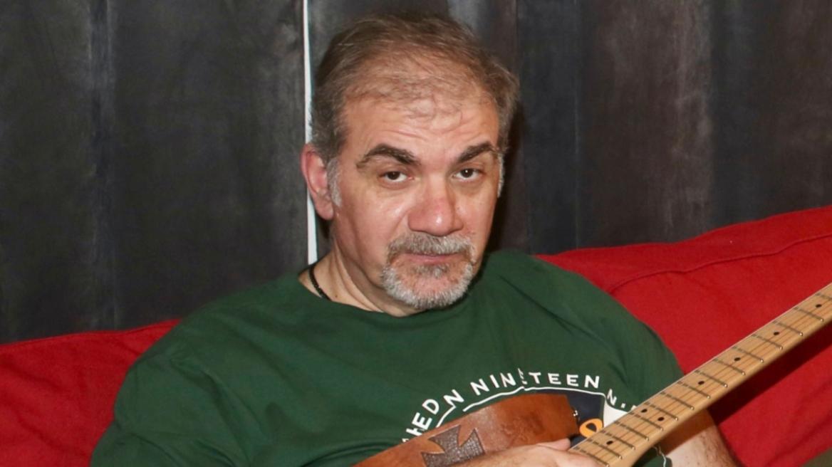 Δημήτρης Σταρόβας: Δεν μπορώ να παίξω κιθάρα και να τραγουδήσω ταυτόχρονα