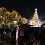 Φωταγωγήθηκε η Αθήνα για τα Χριστούγεννα
