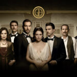 Σκιές και μυστικά στο Grand Hotel