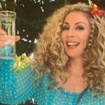 Στο Παρά Πέντε: Η Ντάλια από τα σαλόνια στα χωράφια