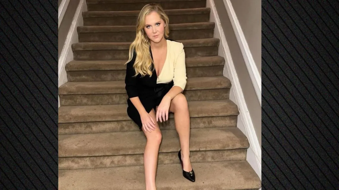 Η Έιμι Σούμερ γιορτάζει τη νέα της εικόνα