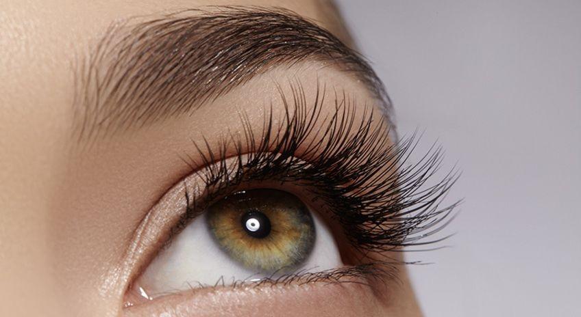 10 tips για μακριές βλεφαρίδες
