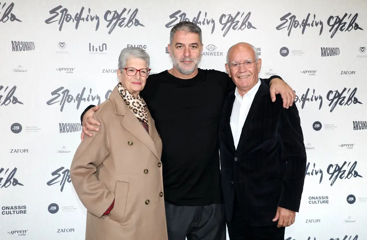 Ο Βασίλης Μπισμπίκης μίλησε στις τηλεοπτικές κάμερες και ρωτήθηκε για το τροχαίο ωστόσο αυτό δημιουργείσαι αμηχανία.