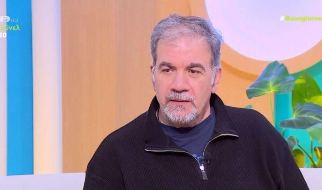 Ο Δημήτρης Σταρόβας στη σκηνή: «Η φωνή κουράζεται, αλλά δεν πειράζει»