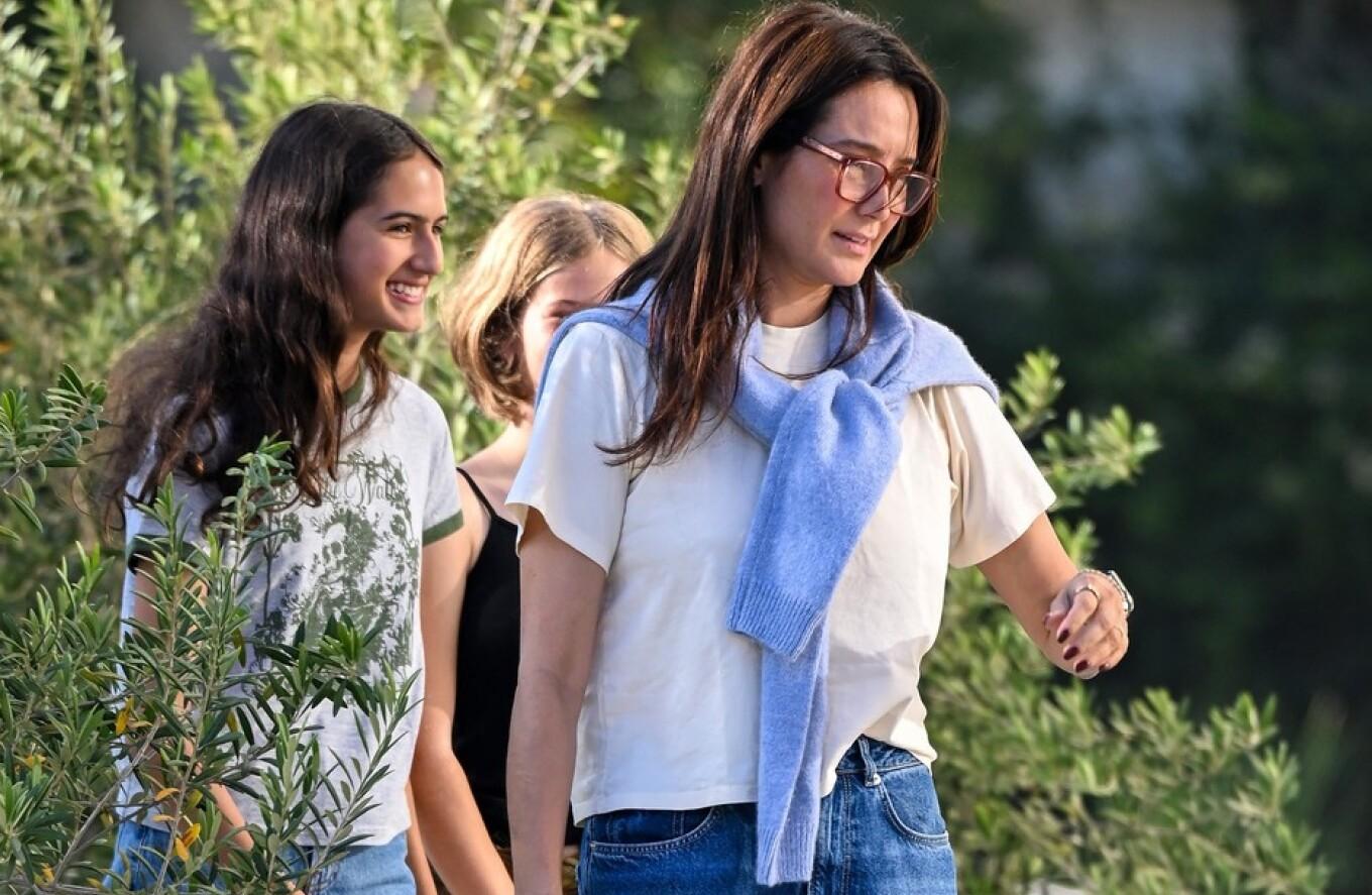 Μπρους Γουίλις: Σπάνια εμφάνιση της συζύγου του Έμα με τα παιδιά τους  