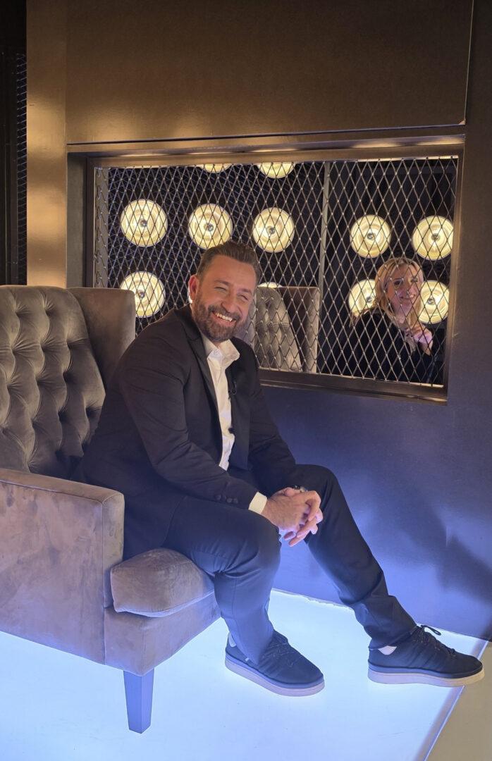 Eπιστρέφει ο Θέμης Γεωργαντάς με το «After Dark»