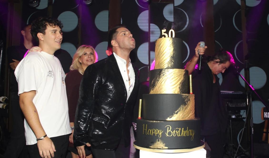 Το «Πάρτυ της ζωής του»: Ο Γιώργος Τσαλίκης γιόρτασε τα 50 του χρόνια  