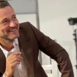 Γιώργος Καραμίχος: “Σκηνοθέτης με ρωτούσε πώς είμαι μετά τον καρκίνο του πνεύμονα ενώ κάπνιζε δίπλα μου σε μικρό δωμάτιο”