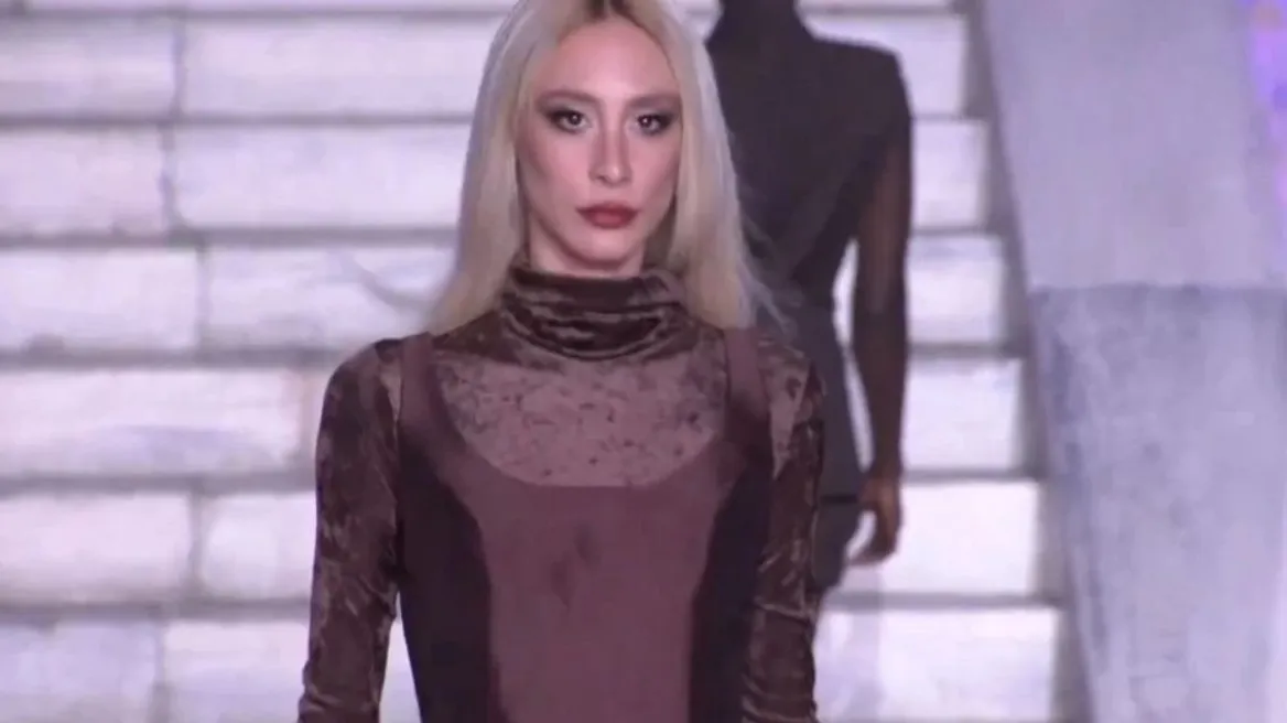 Κιάρα Μαρκέζη: Εντυπωσίασε στην πασαρέλα η εγγονή του Άκη Τσοχατζόπουλου