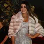 Οι γουνοποιοί της Καστοριάς προσκαλούν την Κίμπερλι Γκιλφόιλ