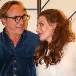 Πέτρος Κόκκαλης και Δήμητρα Ματσούκα: Η Κόμισσα της Φάμπρικας και το total white look