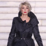  Η «Γυναίκα με τα μαύρα» στην πασαρέλα