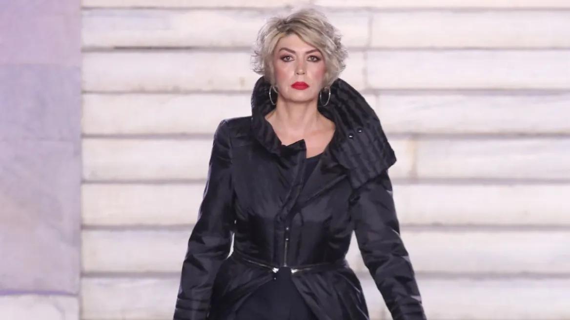  Η «Γυναίκα με τα μαύρα» στην πασαρέλα