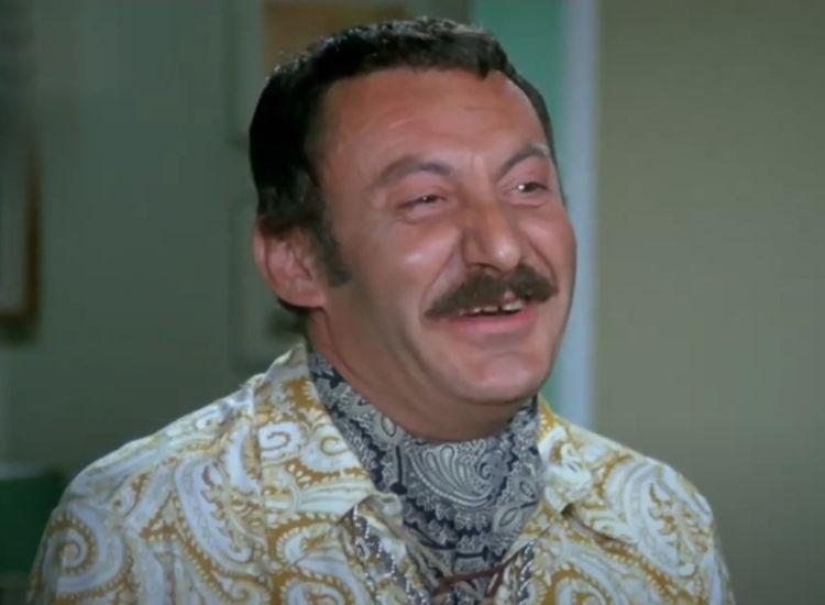 Οι καρατερίστες: Οι αφανείς ήρωες που έκλεβαν την παράσταση