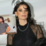 Ο Σάκης Τανιμανίδης μεταμορφώνεται σε… Χριστίνα Μπόμπα!