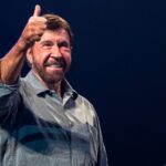 Τσακ Νόρις: Στέλνει το δικό του μήνυμα από το γυμναστήριο