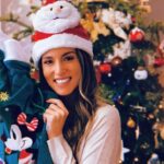 Η Αθηνά Οικονομάκου στόλισε το δέντρο με τα παιδιά της