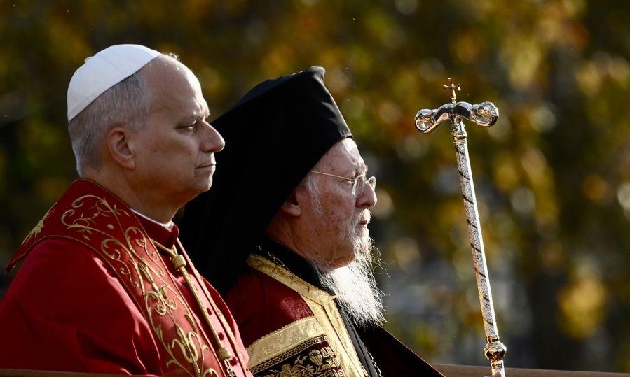 Μεγάλη στιγμή για τη Χριστιανοσύνη! Οικουμενικός Πατριάρχης και Πάπας έψαλαν μαζί το Σύμβολο της Πίστης