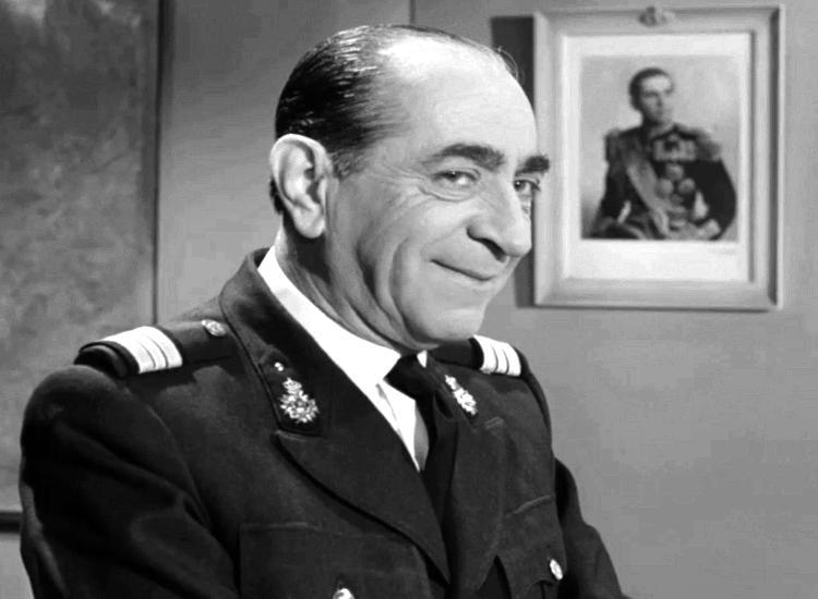 Οι καρατερίστες: Οι αφανείς ήρωες που έκλεβαν την παράσταση