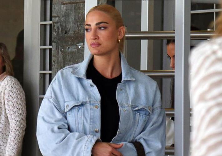 Ιωάννα Τούνη: Το μήνυμά της μετά τη νέα διακοπή της δίκης για το revenge porn