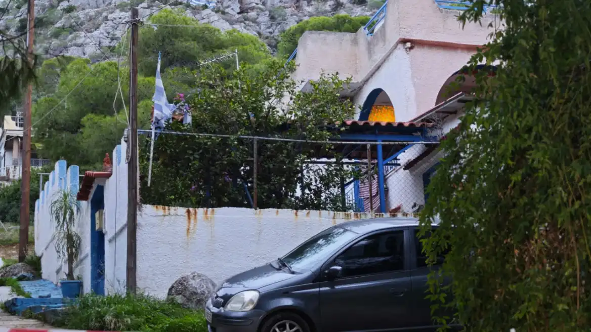 Φρίκη στη Σαλαμίνα: 75χρονη δολοφονήθηκε άγρια μέσα στο σπίτι της από ληστές