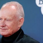 Στέλαν Σκάρσγκαρντ: Γιατί δεν δίνει συμβουλές στα παιδιά του που ασχολούνται με την υποκριτική