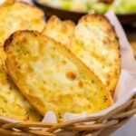 Πως θα κάνετε σκορδόψωμο ελαφρώς πικάντικο