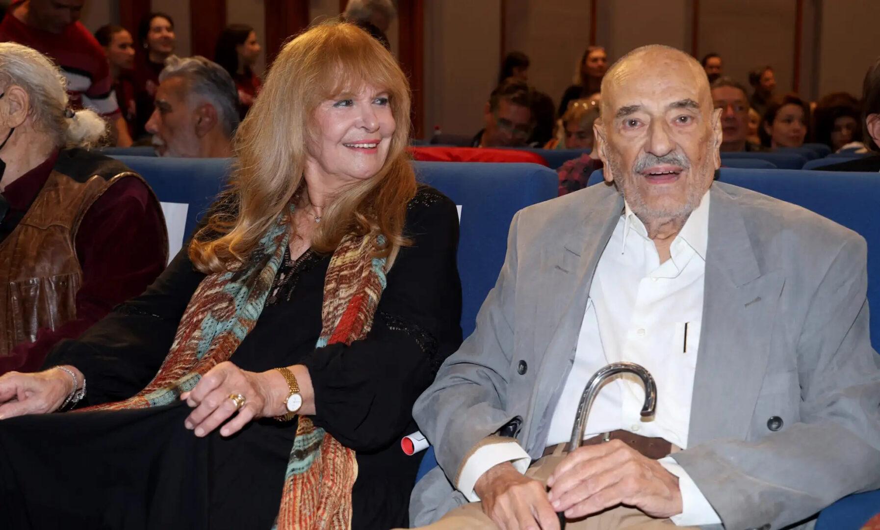 Σπάνια δημόσια εμφάνιση της Χλόης Λιάσκου: Συγκίνηση στη γιορτή του Ελληνικού σινεμά