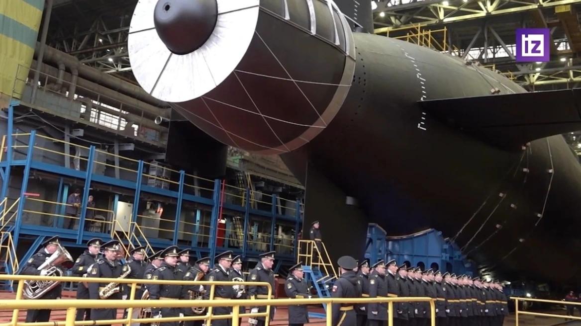 Η Ρωσία σπέρνει τον τρόμο με νέο υποβρύχιο