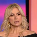 Ζωή Κρονάκη: «Υπέμεινα συμπεριφορές που δεν μου άρεσαν»