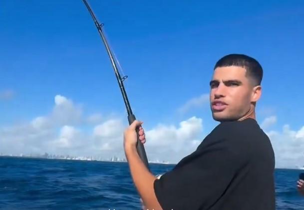 Κάρλος Αλκαράθ: Νο1 στο τένις και στο… ψάρεμα!