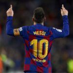 Άγαλμα του Λιονέλ Μέσι έξω από το νέο Καμπ Νου