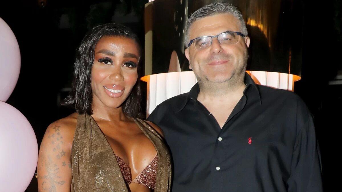 Ελίζαμπεθ Ελέτσι: «Κάνουμε προσπάθειες για να μεγαλώσουμε την οικογένειά μας»